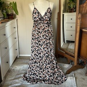 Haute Monde floral maxi dress. Large